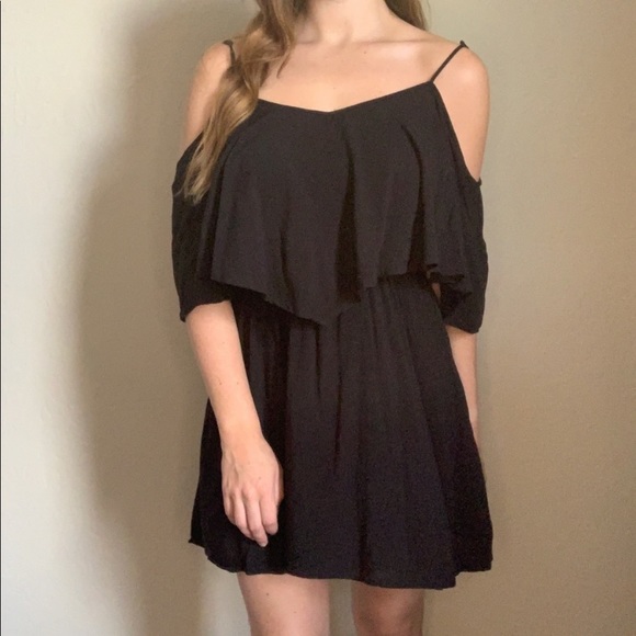 Black off the shoulder dress - Picture 2 of 5